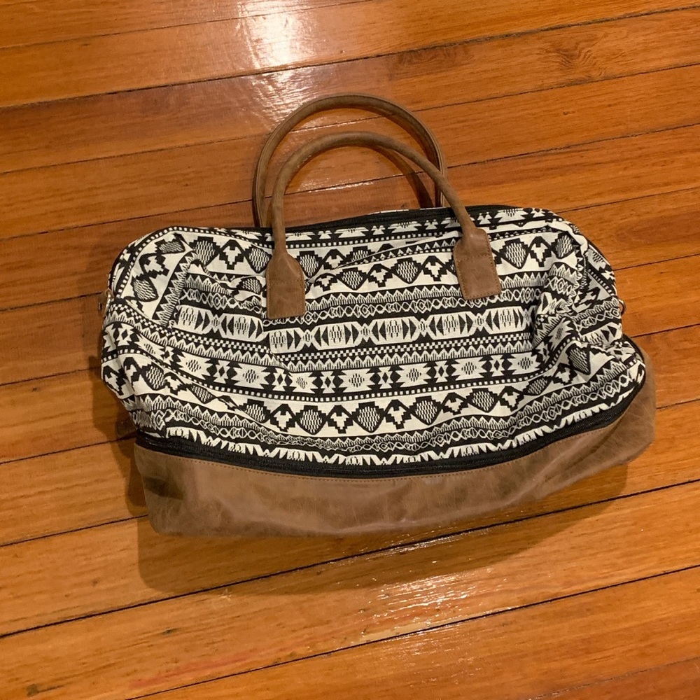 Duffel bag with lots of pockets